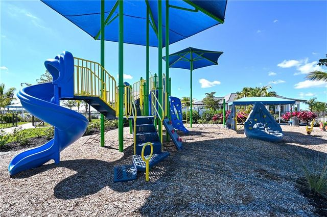 4671 SkySail DR, Naples, FL 34120