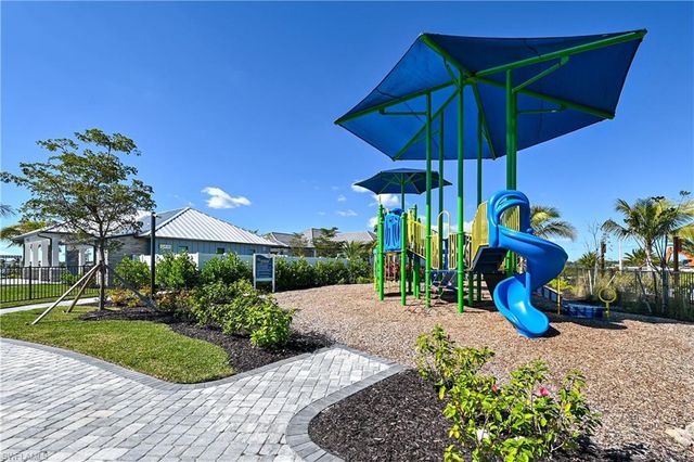4671 SkySail DR, Naples, FL 34120