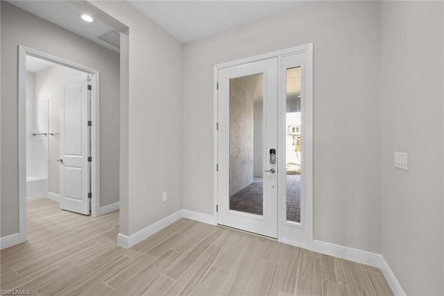 4671 SkySail DR, Naples, FL 34120