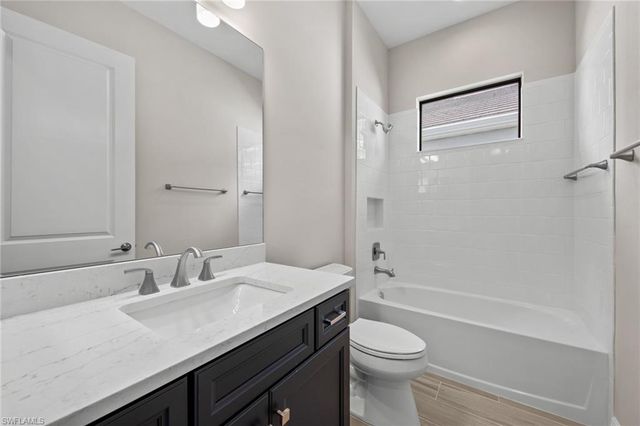 4671 SkySail DR, Naples, FL 34120