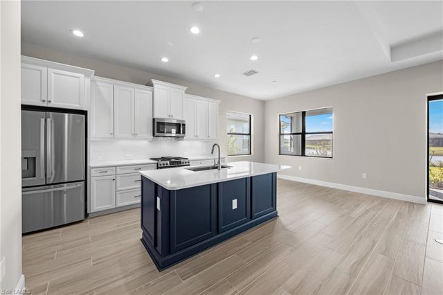4671 SkySail DR, Naples, FL 34120