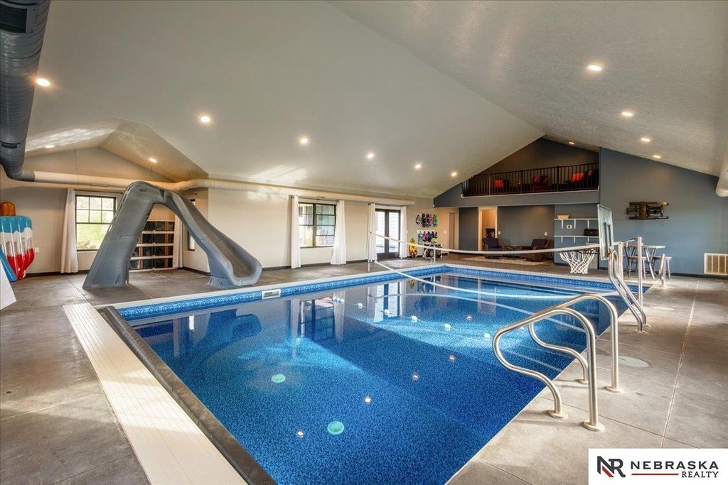 13268 Bluebird Court, Springfield, NE 68059