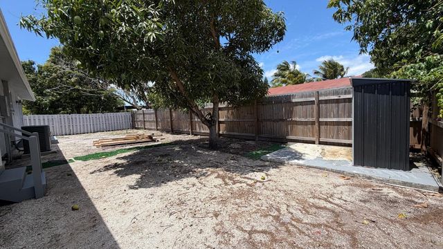 3823 Chickasha Road, Atlantis, FL 33462