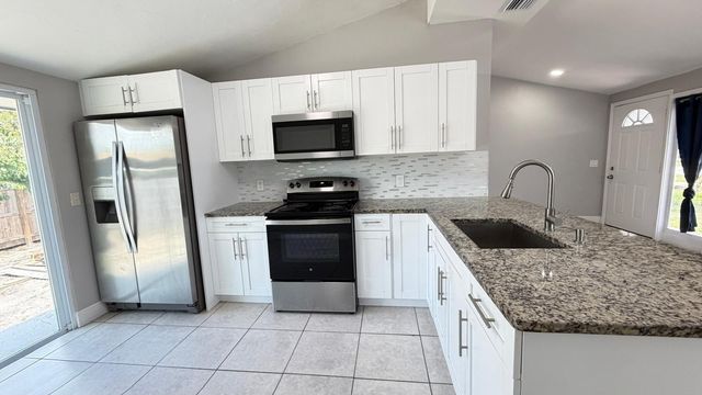 3823 Chickasha Road, Atlantis, FL 33462