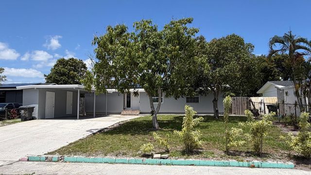 3823 Chickasha Road, Atlantis, FL 33462