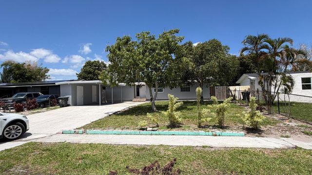 3823 Chickasha Road, Atlantis, FL 33462