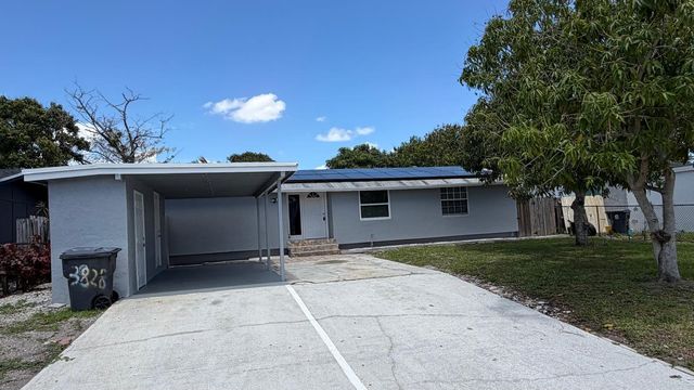 3823 Chickasha Road, Atlantis, FL 33462