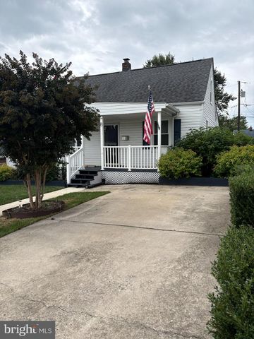 8 PLATEAU RD, Baltimore, MD 21221