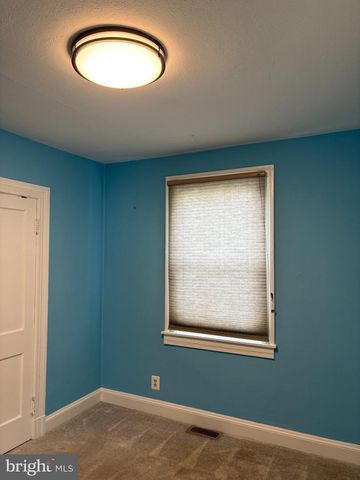 8 PLATEAU RD, Baltimore, MD 21221