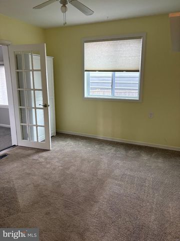 8 PLATEAU RD, Baltimore, MD 21221