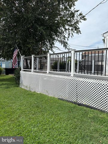 8 PLATEAU RD, Baltimore, MD 21221