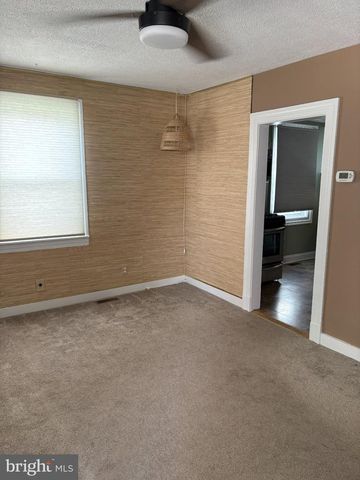 8 PLATEAU RD, Baltimore, MD 21221