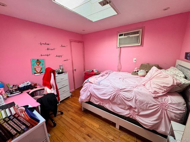 2885 W 23rd Street, Brooklyn, NY 11224