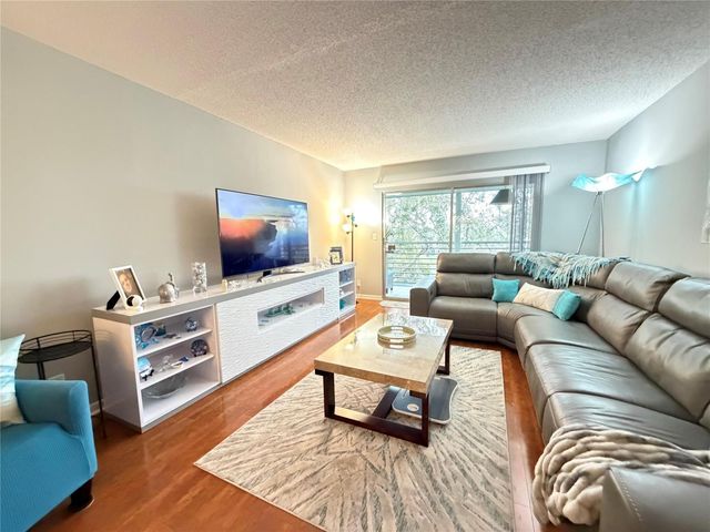 2304 Lucaya Lane L4, Coconut Creek, FL 33066