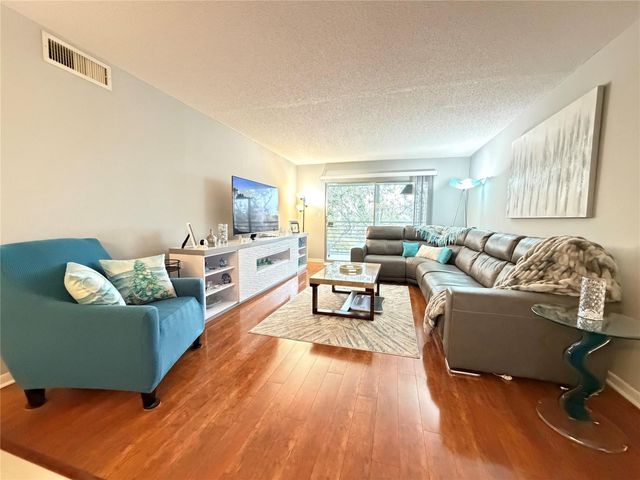 2304 Lucaya Lane L4, Coconut Creek, FL 33066