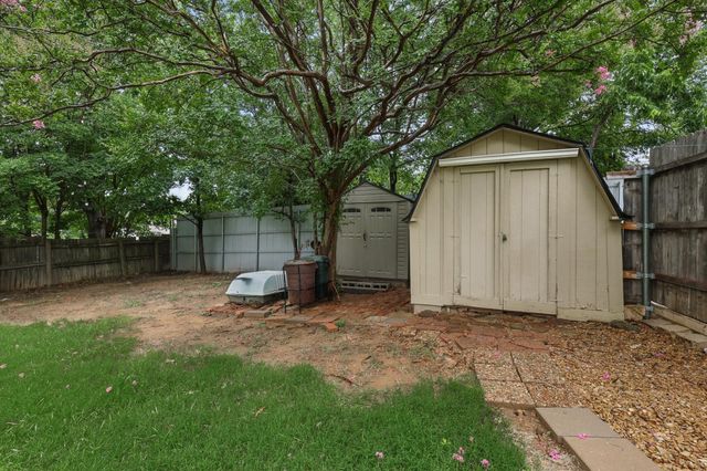 207 Stone Canyon Drive, Highland Village, TX 75077