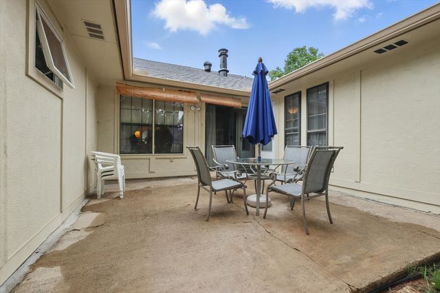 207 Stone Canyon Drive, Highland Village, TX 75077
