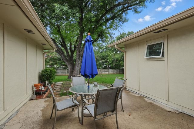 207 Stone Canyon Drive, Highland Village, TX 75077