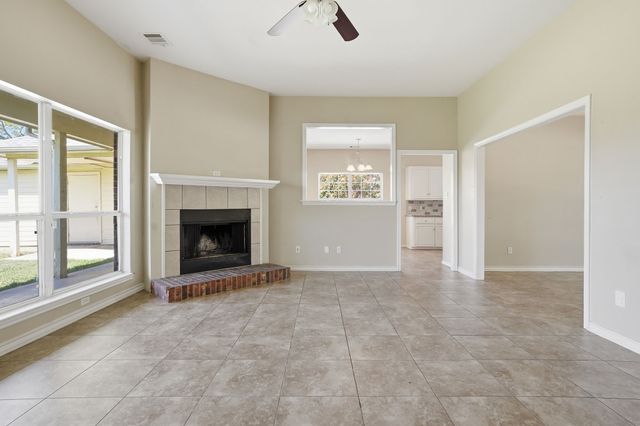 636 Whitetail Deer Lane, Crowley, TX 76036