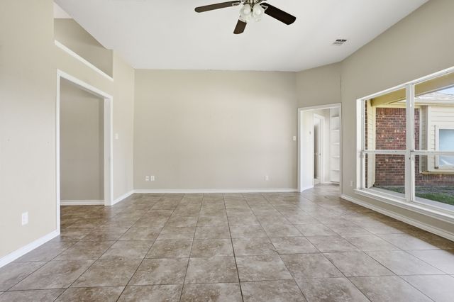 636 Whitetail Deer Lane, Crowley, TX 76036