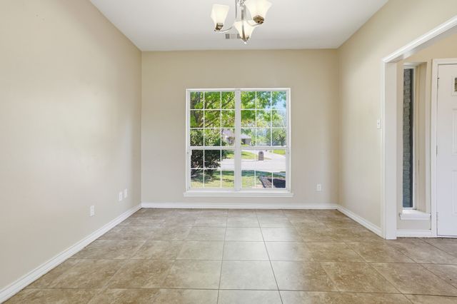 636 Whitetail Deer Lane, Crowley, TX 76036