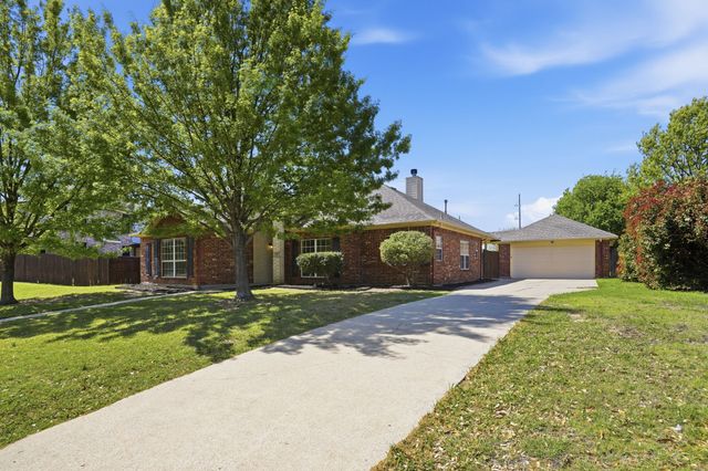 636 Whitetail Deer Lane, Crowley, TX 76036