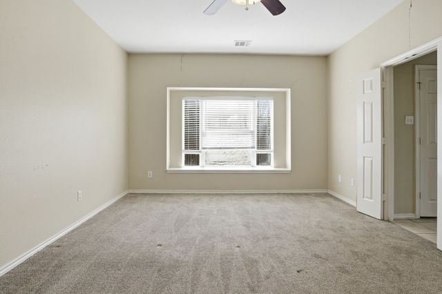 636 Whitetail Deer Lane, Crowley, TX 76036