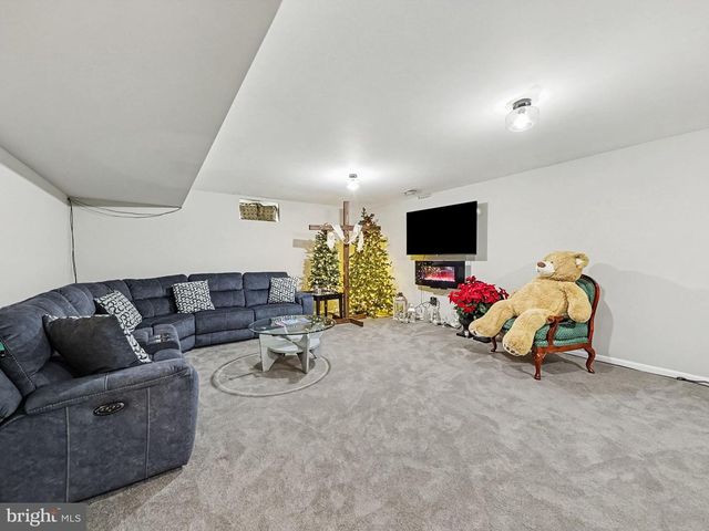 8935 MULLEN RD, King George, VA 22485