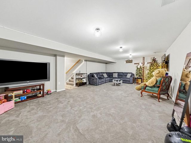 8935 MULLEN RD, King George, VA 22485