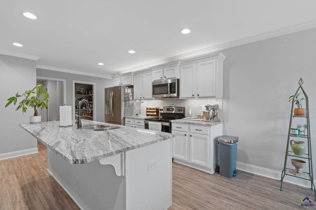 314 Creek Ridge Drive, Warner Robins, GA 31088