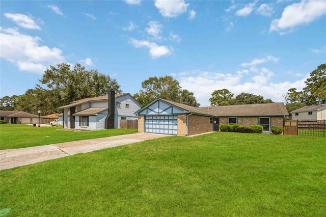 7807 Swallow Park Dr, Humble, TX 77396