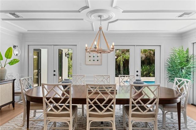 436 Corbel DR, Naples, FL 34110