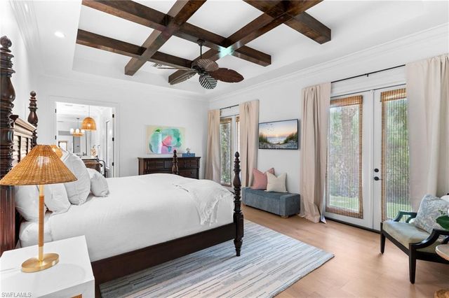 436 Corbel DR, Naples, FL 34110