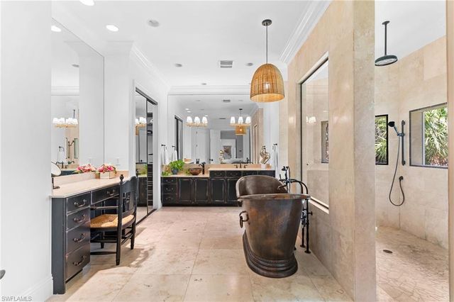 436 Corbel DR, Naples, FL 34110