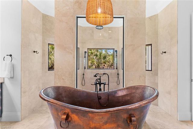 436 Corbel DR, Naples, FL 34110