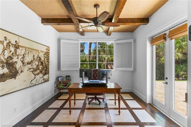 436 Corbel DR, Naples, FL 34110