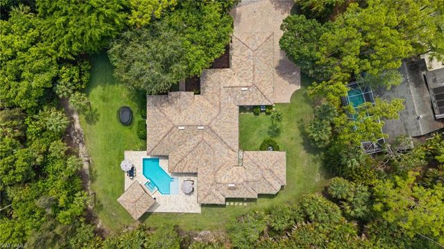 436 Corbel DR, Naples, FL 34110