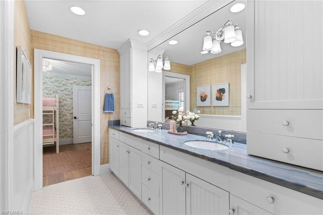 436 Corbel DR, Naples, FL 34110