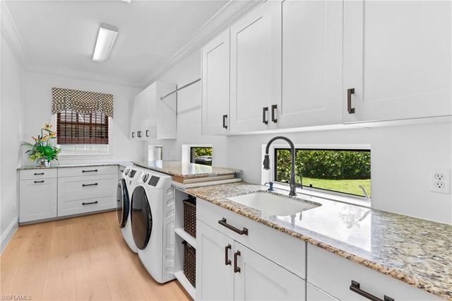 436 Corbel DR, Naples, FL 34110