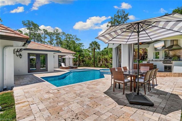 436 Corbel DR, Naples, FL 34110