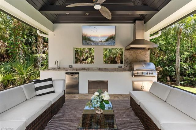436 Corbel DR, Naples, FL 34110