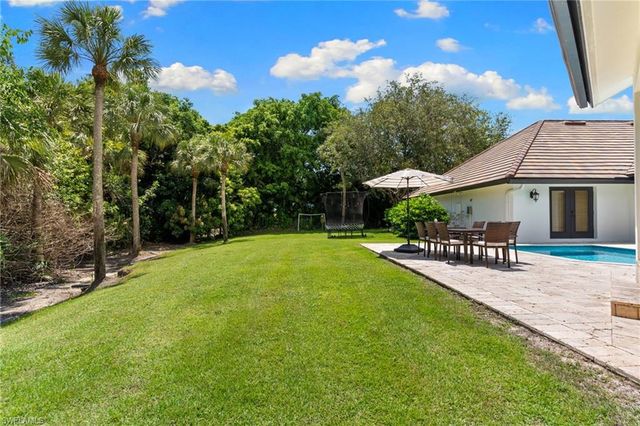 436 Corbel DR, Naples, FL 34110