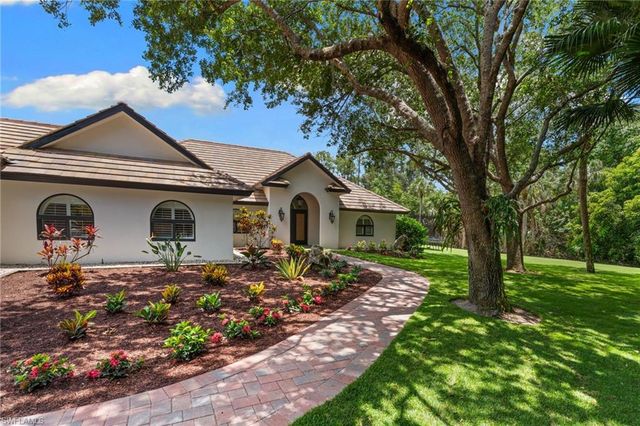 436 Corbel DR, Naples, FL 34110