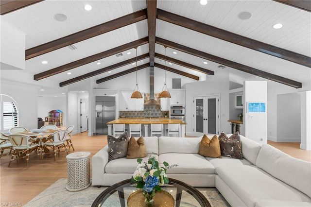 436 Corbel DR, Naples, FL 34110