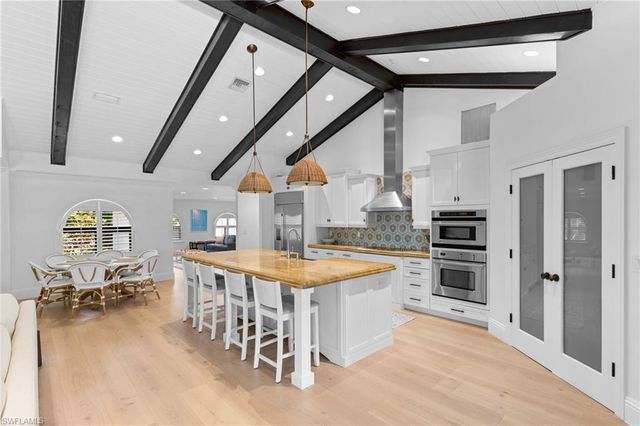 436 Corbel DR, Naples, FL 34110