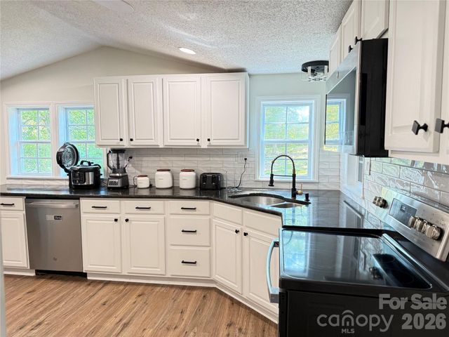 1442 Lee Pearson Road, Lenoir, NC 28645