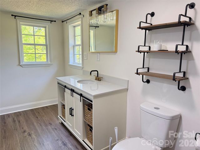 1442 Lee Pearson Road, Lenoir, NC 28645