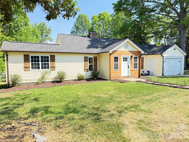 1442 Lee Pearson Road, Lenoir, NC 28645
