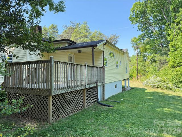 1442 Lee Pearson Road, Lenoir, NC 28645