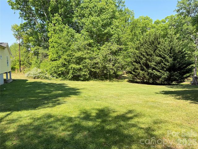 1442 Lee Pearson Road, Lenoir, NC 28645
